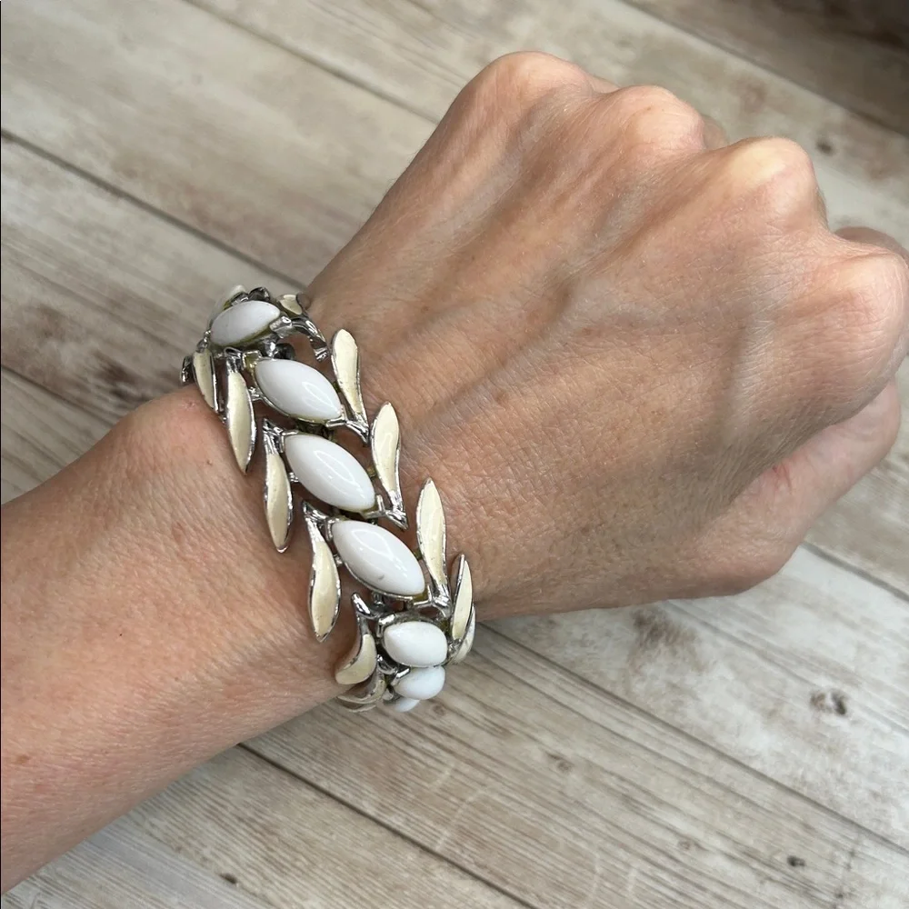 Vintage Milk Glass Bracelet By the Brand ART